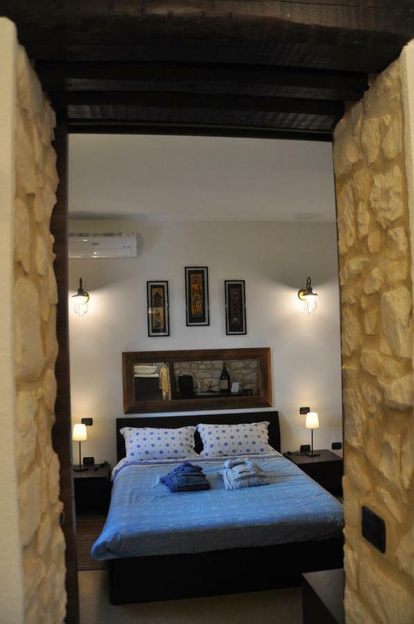 Bed and Breakfast Relais Des Roches Сона Экстерьер фото